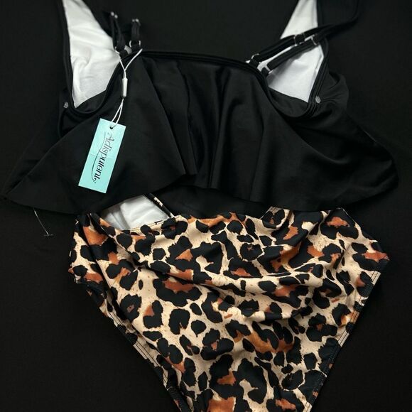 Adisputent:
SIZE M NWT - Picture 9 of 11